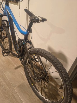 Bicicleta de Montaña Giant Reign Azul