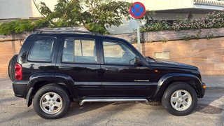 Jeep Cherokee 3.7 V6 Automático 4x4 · 107.000 km ·