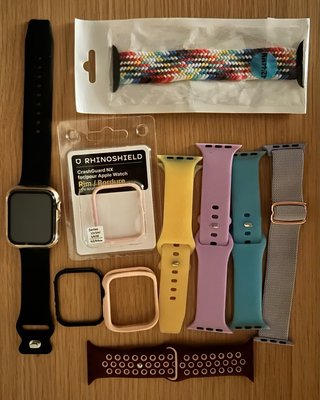 Apple Watch con correas y protectores