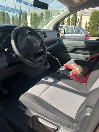 Peugeot Traveller 2017