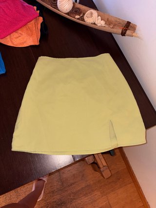 Falda corta verde