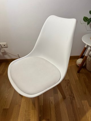 4 sillas de madera