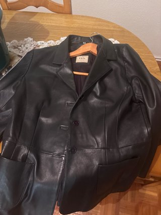 Chaqueta de Piel Negra F & Co Talla 44 no negocio