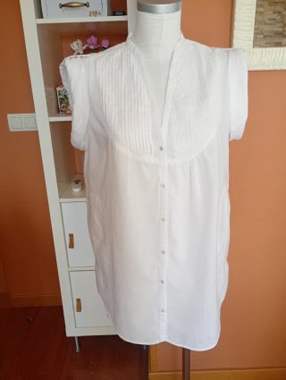 Blusa Blanca con Pliegues