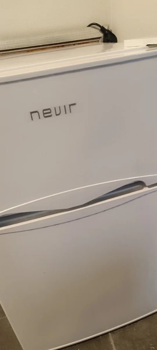 Piccolo frigorifero Nevir nuovo