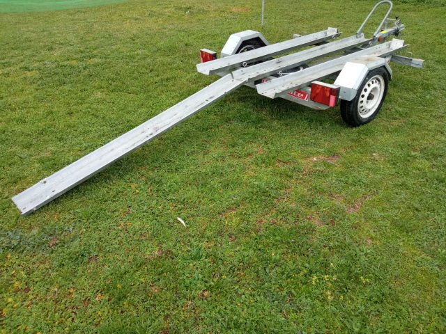 Venta o alquiler Remolque Motos Basculante