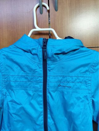 Chubasquero Quechua Talla 8 años Azul