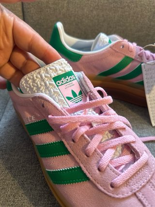 Adidas Gazelle rosas y verdes