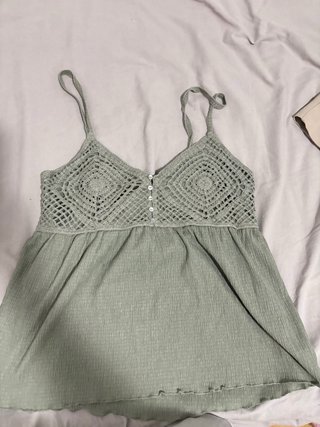 Top verde crochet