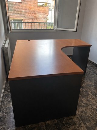 Mesa de oficina en L