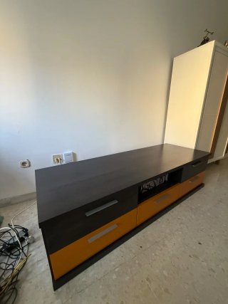 Mobile TV da 150 cm di larghezza