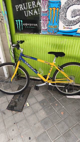 Bicicleta de Montaña Orbea Azul y Amarilla