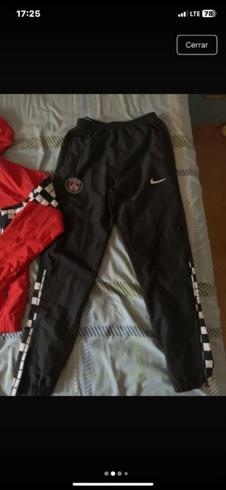 Conjunto chándal rojo y negro