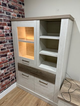 Vitrina Salón Madera con Iluminación