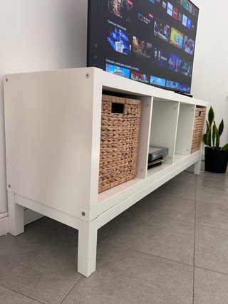 Mueble de TV Blanco con cestos IKEA