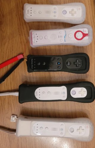 Nintendo Wii completa + 4 mandos + Wii Fit + tabla