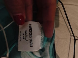 Traje de flamenca talla 16. Tiene para sacarle