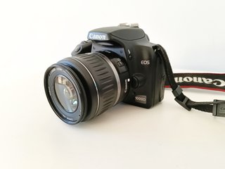 Canon EOS 1000D + Objetivo 18-55mm