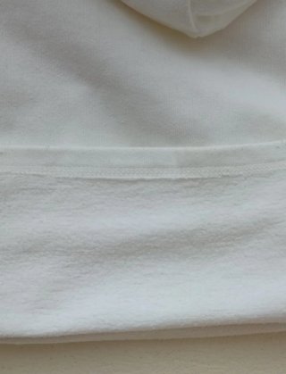 Sudadera blanca con estampado CRIME
