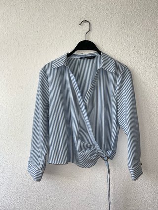 Blusa cruzada rayas Zara azul y blanco
