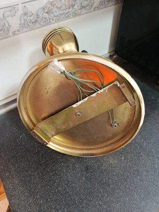 Lámpara de 3 focos dorada