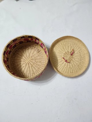 Cesta Artesanal Peruana llamada Alhajero con Tapa