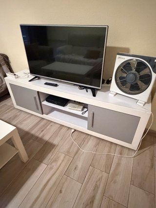 Mueble de TV Blanco y Gris