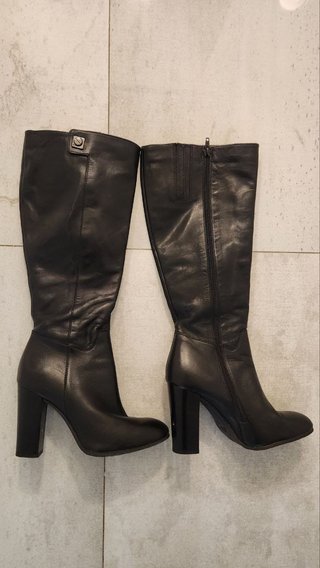 Botas altas de piel negras, tacón, talla 39