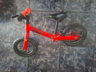 Bicicleta sin pedales Frog Tadpole Roja