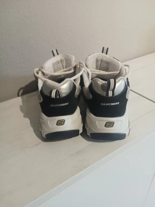 Zapatillas Skechers D'Lites Negro y Blanco
