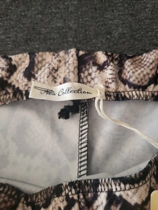Pantalón con Estampado de Serpiente