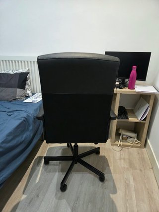 Silla giratoria IKEA MILLBERGET Negra