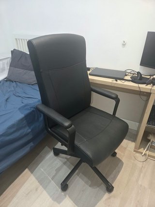 Silla giratoria IKEA MILLBERGET Negra