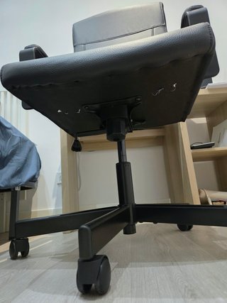 Silla giratoria IKEA MILLBERGET Negra