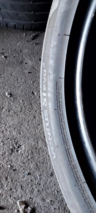 225/45 R19 96W