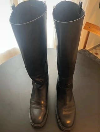 Botas Altas Negras con Suela Track