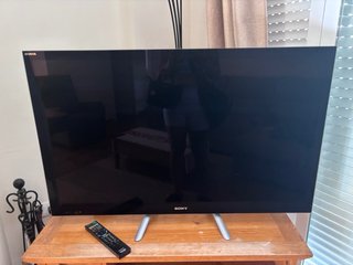 Televisor Sony BRAVIA Negro con mando