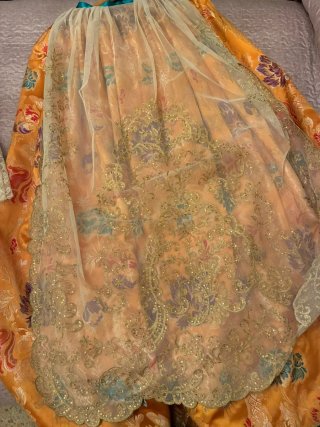 Traje de Fallera ocre y Dorado