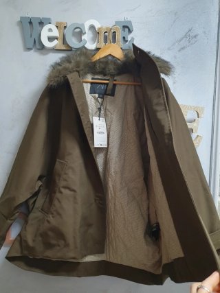 Parka water repelent Zara Verde Oliva Talla S
