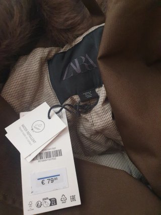 Parka water repelent Zara Verde Oliva Talla S