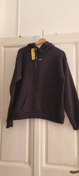 Sudadera capucha negra