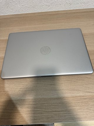 Portátil HP 15s-fq0044ns 15.6