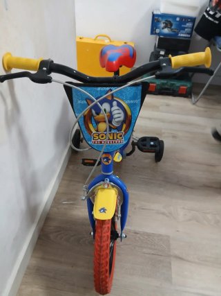 Bicicleta infantil Sonic azul y roja