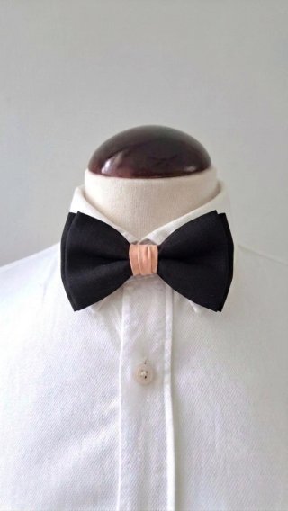 Pajarita elegante negra y rosa