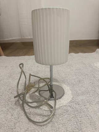 Lámpara de mesa moderna