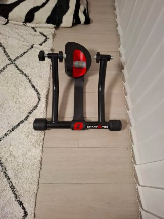 Rodillo de entrenamiento Smart B Pro