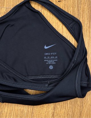 Top Deportivo Nike Dri-FIT Negro