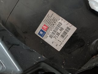 Pase de rueda Peugeot/Citroen 7136.A8