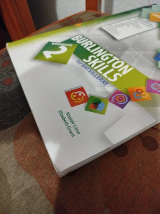 Libro inglés Burlington skills work book  catalán2