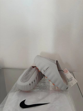 Chanclas Nike Gris